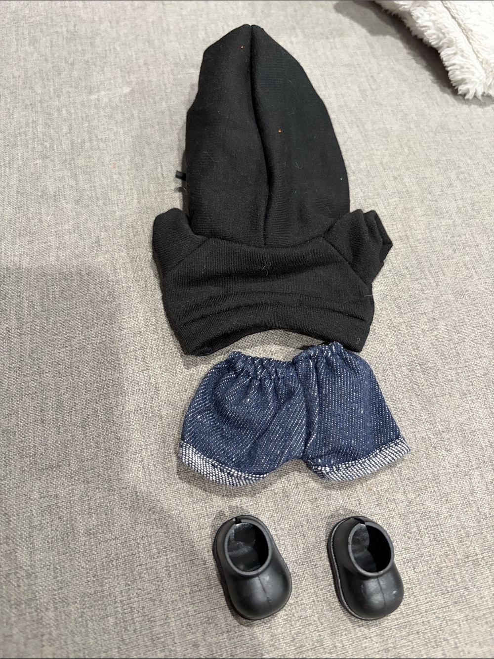 Labubu or small doll Supreme Black Hoodie with Shorts Outfit - Picture 2 of 2